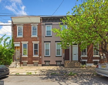 2147 E Hagert Street - Photo Thumbnail 29