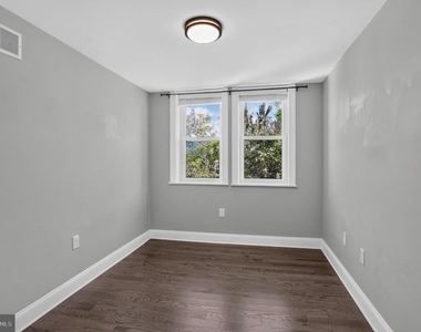 2147 E Hagert Street - Photo Thumbnail 27