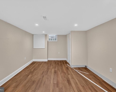 2147 E Hagert Street - Photo Thumbnail 14