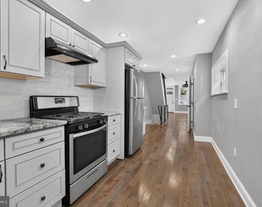 2147 E Hagert Street - Photo Thumbnail 13