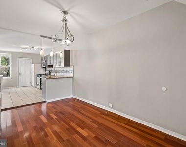 2018 Mifflin Street - Photo Thumbnail 3
