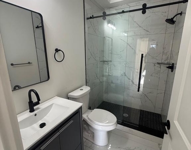 2333 E York Street - Photo Thumbnail 10