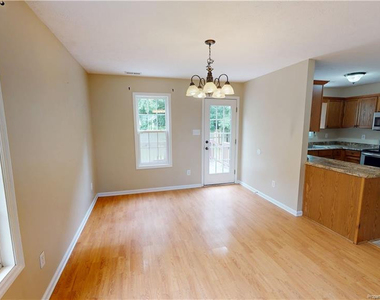 5421 Biscoe Street - Photo Thumbnail 3