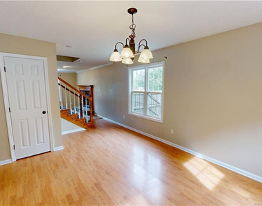 5421 Biscoe Street - Photo Thumbnail 4