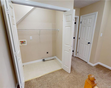 5421 Biscoe Street - Photo Thumbnail 13