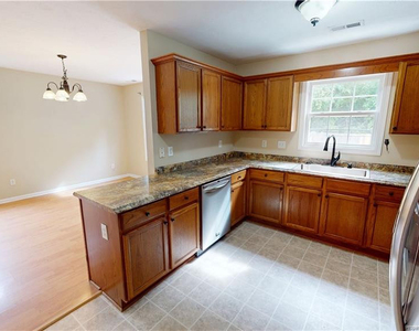 5421 Biscoe Street - Photo Thumbnail 6