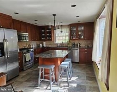 1453 Washington Lane - Photo Thumbnail 10