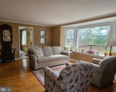 1453 Washington Lane - Photo Thumbnail 3