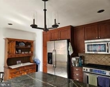 1453 Washington Lane - Photo Thumbnail 8