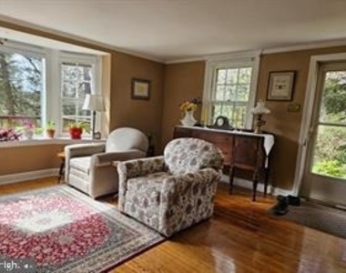 1453 Washington Lane - Photo Thumbnail 4