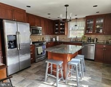 1453 Washington Lane - Photo Thumbnail 9
