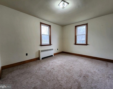 842 Bethlehem Pike - Photo Thumbnail 8