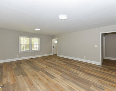 225 Douglas Street - Photo Thumbnail 10