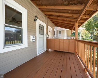 947 Glenbrook Avenue - Photo Thumbnail 5