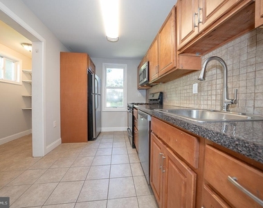 947 Glenbrook Avenue - Photo Thumbnail 10