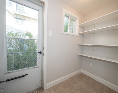 947 Glenbrook Avenue - Photo Thumbnail 12
