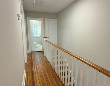 306 N Steele Street - Photo Thumbnail 13
