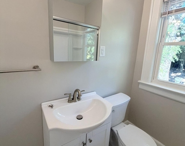 306 N Steele Street - Photo Thumbnail 18