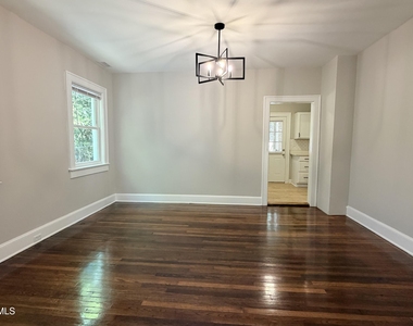 306 N Steele Street - Photo Thumbnail 6