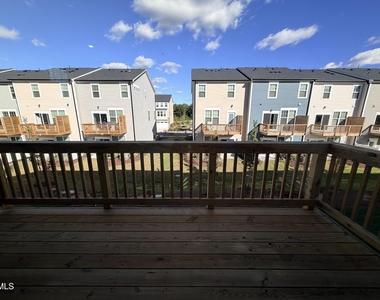 9045 Hazy Jade Way - Photo Thumbnail 5