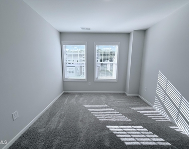 9045 Hazy Jade Way - Photo Thumbnail 11