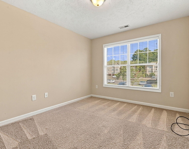 3310 Harbour Pointe Place - Photo Thumbnail 15