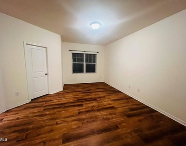 738 Treviso Lane - Photo Thumbnail 15