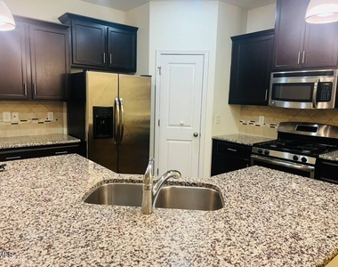 738 Treviso Lane - Photo Thumbnail 12