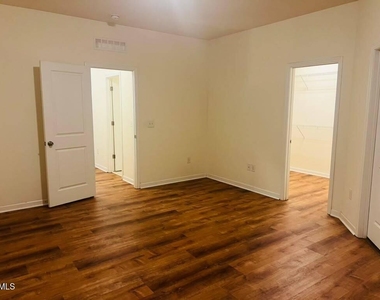 738 Treviso Lane - Photo Thumbnail 26