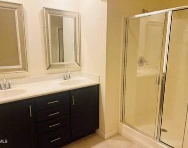 738 Treviso Lane - Photo Thumbnail 29