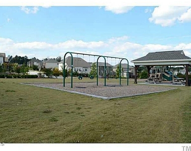 738 Treviso Lane - Photo Thumbnail 31