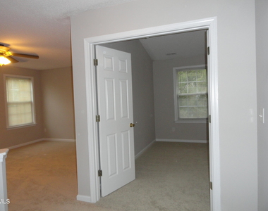 403 Stonecreek Drive - Photo Thumbnail 18