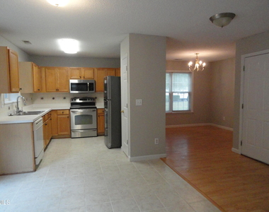 403 Stonecreek Drive - Photo Thumbnail 5