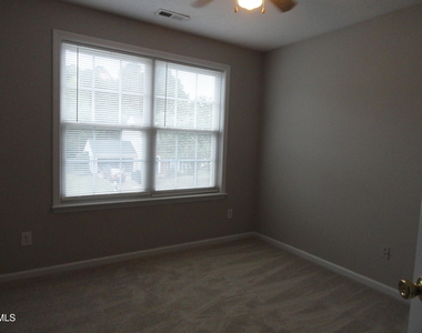 403 Stonecreek Drive - Photo Thumbnail 15
