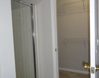 403 Stonecreek Drive - Photo Thumbnail 13