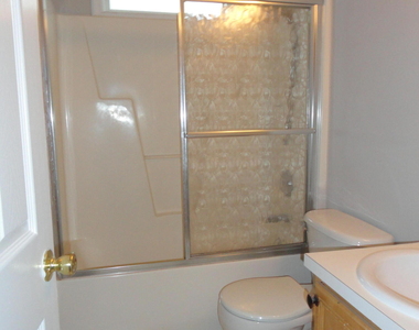 403 Stonecreek Drive - Photo Thumbnail 17