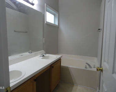 403 Stonecreek Drive - Photo Thumbnail 12