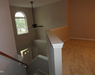 403 Stonecreek Drive - Photo Thumbnail 14