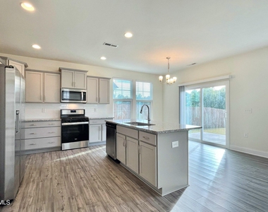 2004 Seford Drive - Photo Thumbnail 8