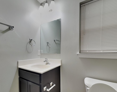 417 E Hinton Street - Photo Thumbnail 6