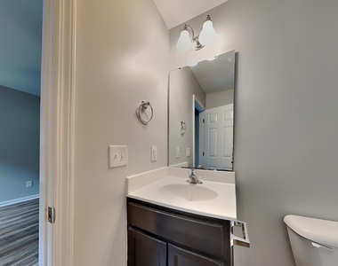417 E Hinton Street - Photo Thumbnail 9