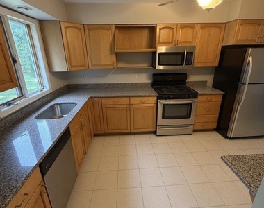 1918 Carriage Way - Photo Thumbnail 9