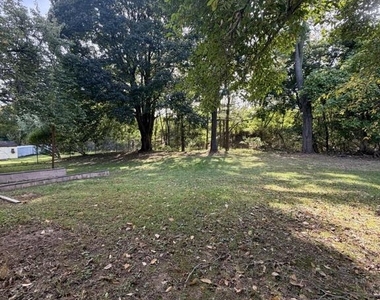 1918 Carriage Way - Photo Thumbnail 6