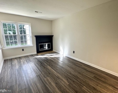 257 Liberty Drive - Photo Thumbnail 4