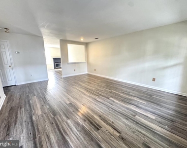257 Liberty Drive - Photo Thumbnail 2