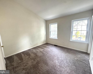 257 Liberty Drive - Photo Thumbnail 11