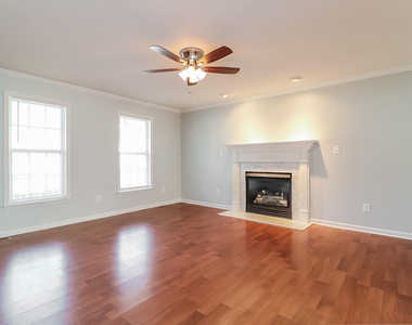 928 Shannondale Drive - Photo Thumbnail 4
