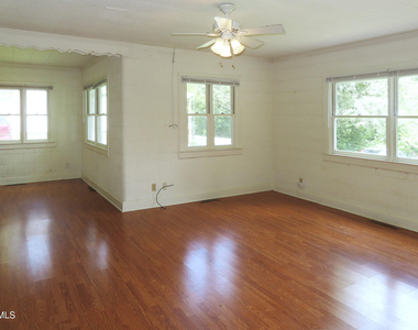 719 Hillsborough Street - Photo Thumbnail 3