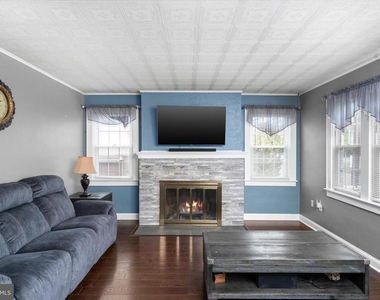 2734 Quakerbridge Road - Photo Thumbnail 4