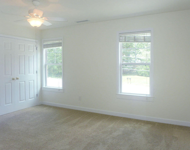305 W Poplar Avenue - Photo Thumbnail 12